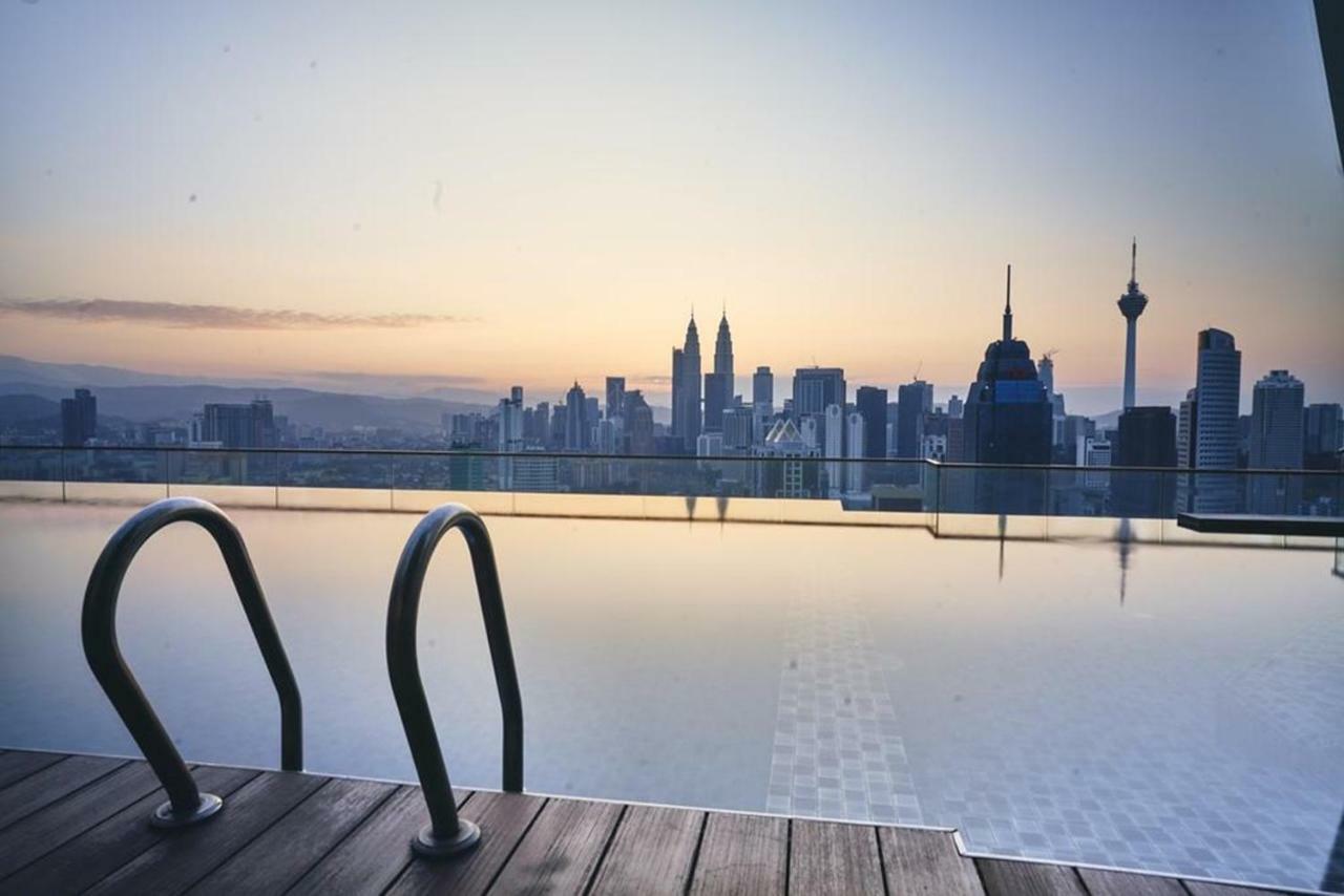 Klcc Inifinity Pool - The Regalia Residences & Suites By Kl Minsu Kuala Lumpur Exteriér fotografie