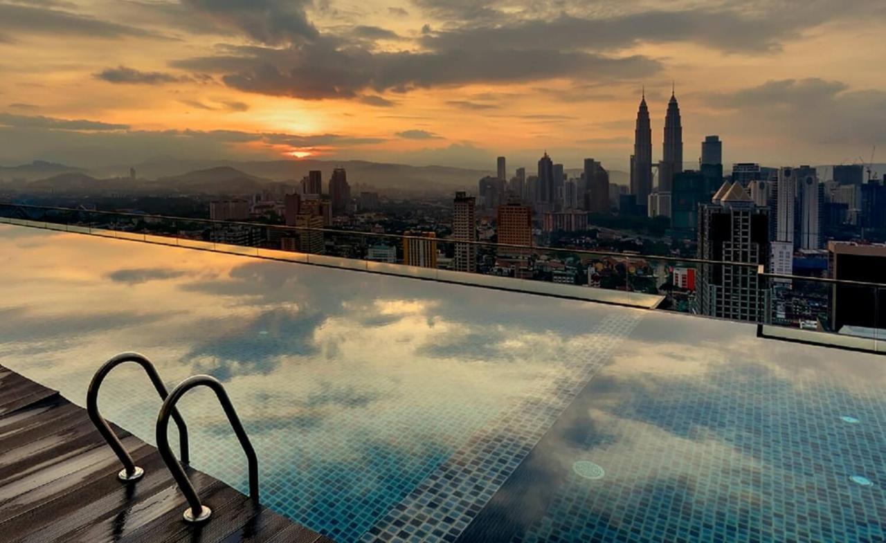 Klcc Inifinity Pool - The Regalia Residences & Suites By Kl Minsu Kuala Lumpur Exteriér fotografie